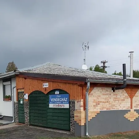 Jucus Vendeghaz Gasthuis 3*