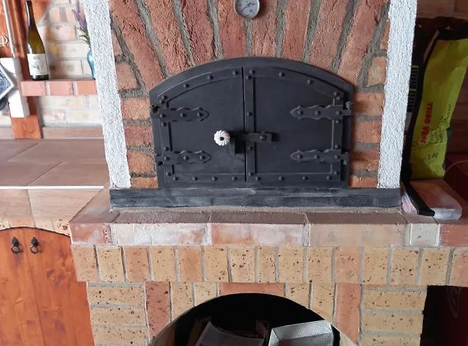 Jucus Vendeghaz בית הארחה 3*