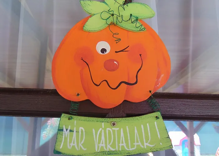 Jucus Vendeghaz 3* Zalahaláp